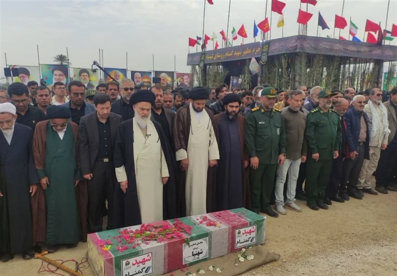 دفن شهید دفاع مقدس در یادمان جنوب استان بوشهر