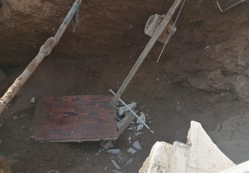ریزش معبر و ایجاد حفره در قطعه 3 بهارستانِ اصفهان