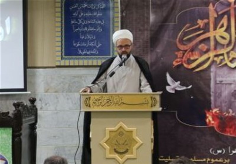 شهدا تربیتیافتگان مکتب ناب علوی هستند