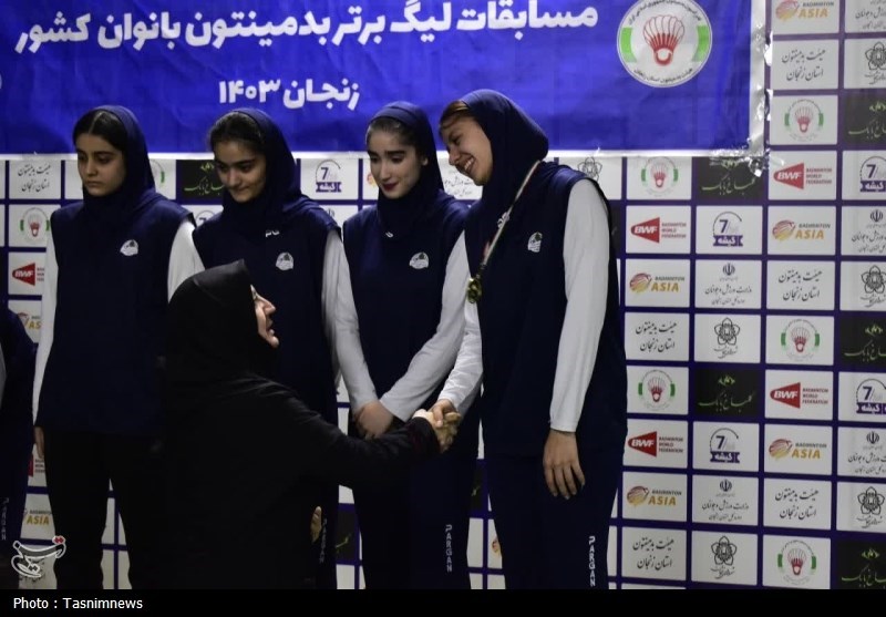 قهرمانی بانوان زنجانی در لیگ برتر بدمینتون+تصاویر
