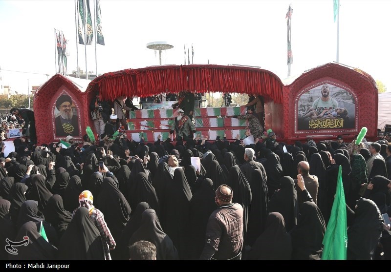 نصف جهان به احترام شهدا ایستاد/ راه شهدا ادامه دارد + فیلم