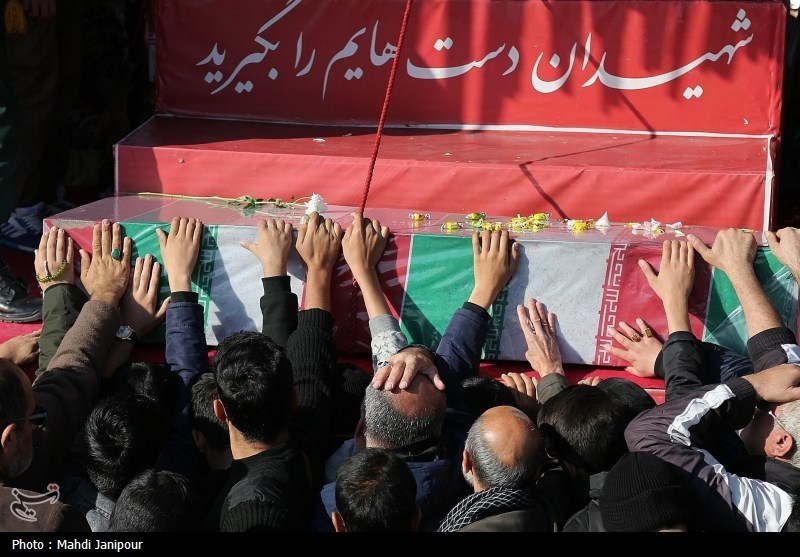 نصف جهان به احترام شهدا ایستاد/ راه شهدا ادامه دارد + فیلم