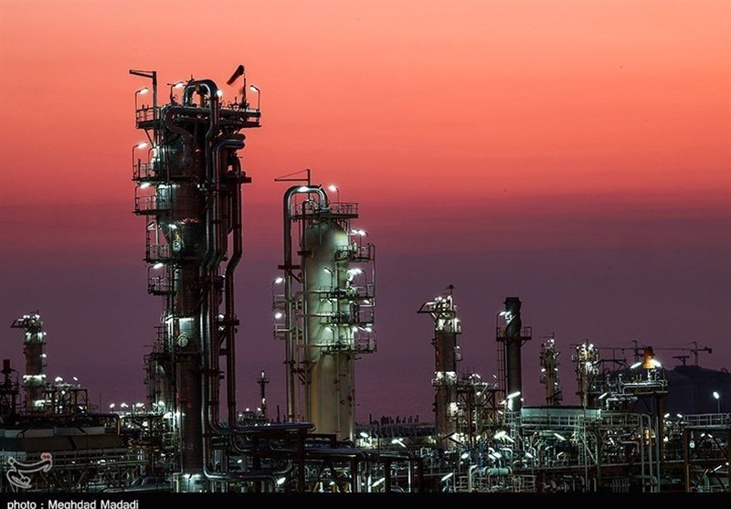 وزارت نفت به دریافت مابهالتفاوت خوراک پتروشیمیها مکلف شد