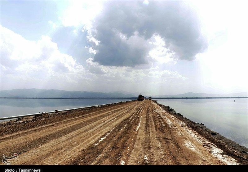 پاسخ محیطزیست درباره سهم شرکت املاح از گردوغبار تالاب میقان