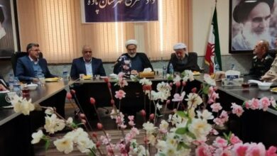 پورخاقان: کولبران قاچاقچی نیستند/ گذرگاه رسمی ایجاد کنیم