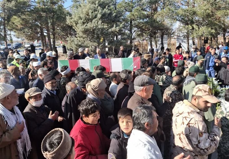 پیکر مطهر شهید گمنام در شهرک صنعتی فریمان آرام گرفت+عکس