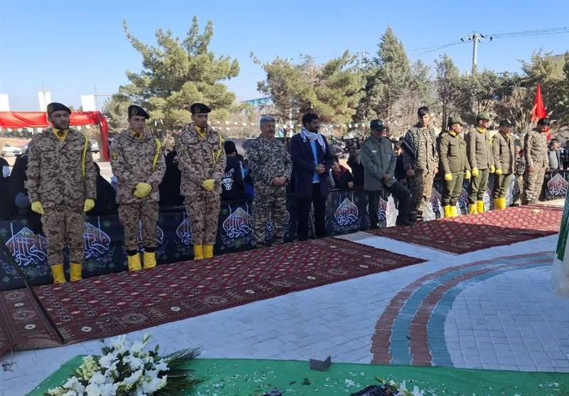 پیکر مطهر شهید گمنام در شهرک صنعتی فریمان آرام گرفت+عکس