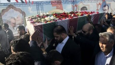 پیکر مطهر شهید گمنام روی دوش ورزشکاران خوزستانی+فیلم