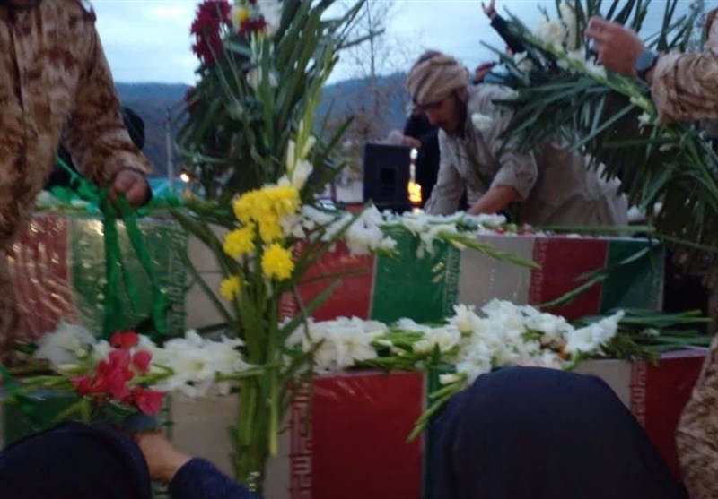 گرمی حضور شهدای گمنام در غروب سرد پاییزی شمال+تصاویر