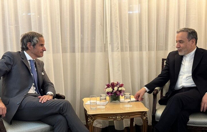 گروسی: گفت وگوهای ضروری با ایران ادامه دارد