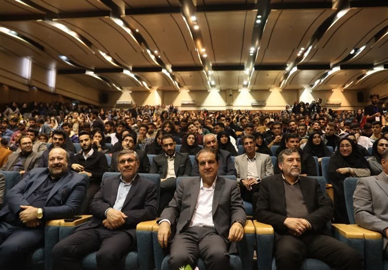 گفتوگوی چالشی دانشجویان دانشگاه ایلام با مسئولان