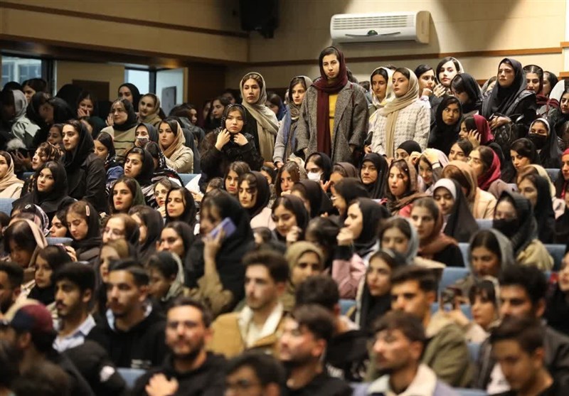 گفتوگوی چالشی دانشجویان دانشگاه ایلام با مسئولان