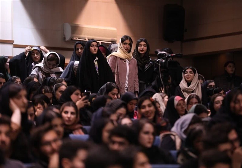 گفتوگوی چالشی دانشجویان دانشگاه ایلام با مسئولان