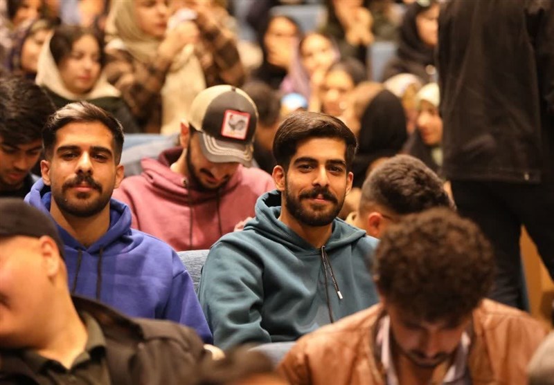 گفتوگوی چالشی دانشجویان دانشگاه ایلام با مسئولان