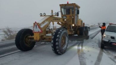 10 خودرو گرفتار در راههای کاشان نجات پیدا کرد