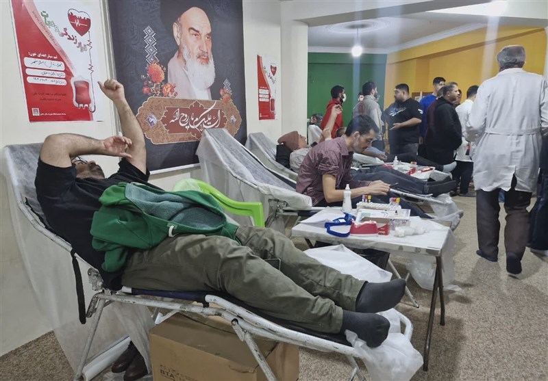 استقبال بینظیر مردم از ایستگاه سیار انتقال خون در اسلامشهر