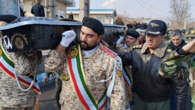 بدرقه باشکوه فرمانده/ تشییع پیکر فرمانده اسبق هوانیروز