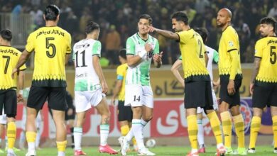 برتری سپاهان برابر خیبر خرمآباد در نیمه نخست