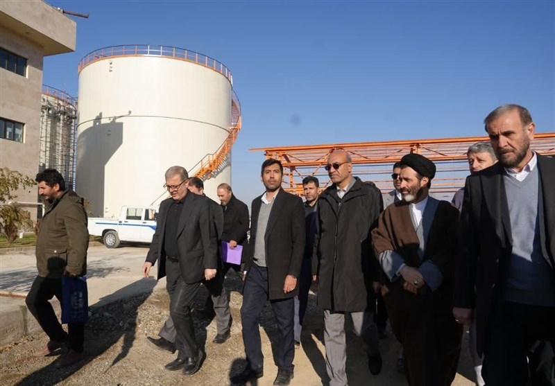 بررسی وضعیت پروژههای صنعتی و زیرساختی سنقر در سفر استاندار