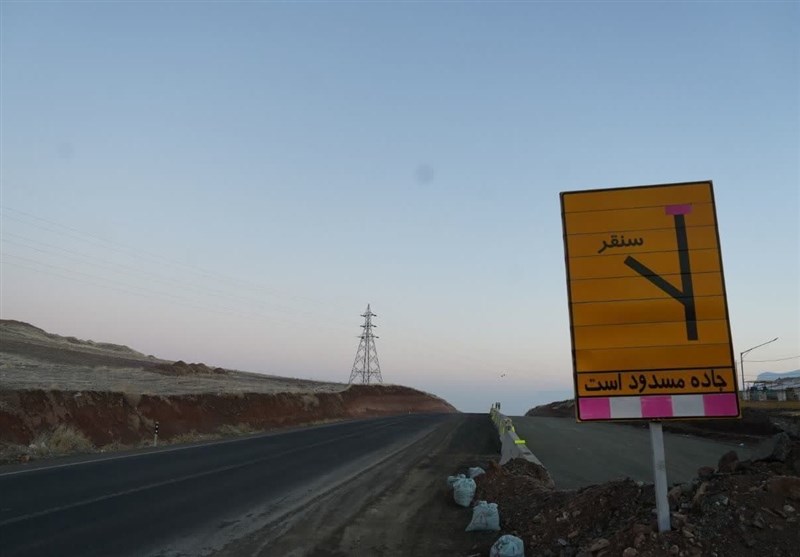 بررسی وضعیت پروژههای صنعتی و زیرساختی سنقر در سفر استاندار