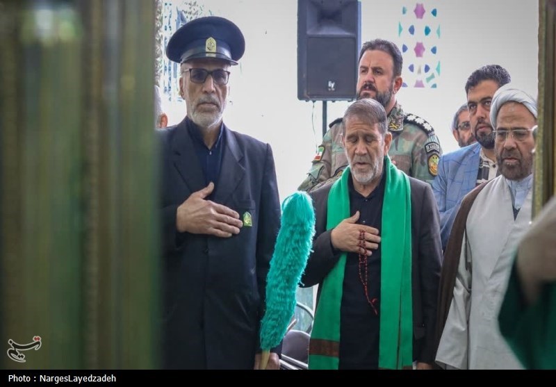 برگزاری غبارروبی حرم هلال بن علی آران و بیدگل+تصویر