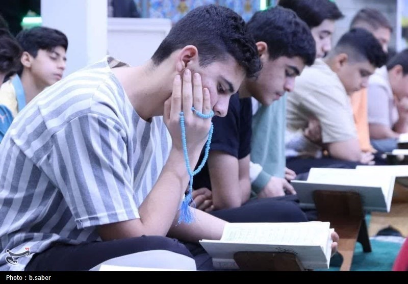 حضور 2500 دانشآموز اسلامشهر در آیین معنوی اعتکاف+فیلم