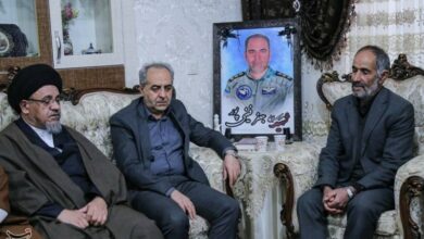 خانوادههای معظم شهدا سرمایههای ارزشمند جامعهاند