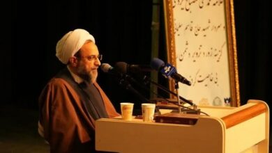 دانشمندان در برابر انقلاب ایران انگشت به دهان ماندهاند