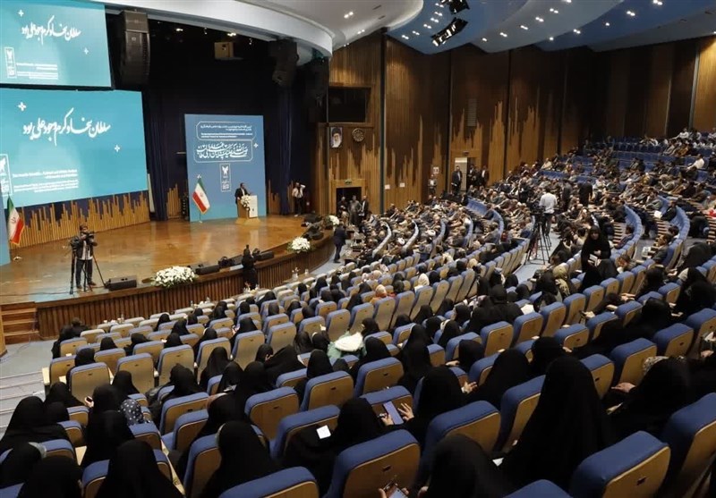 دانشگاه باید به جامعه راهحل نشان دهد