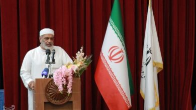 دانشگاه هرمزگان رشتههای مورد نیاز منطقه را آموزش دهد