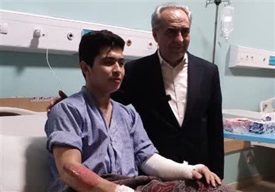 دلجویی استاندار آذربایجانشرقی از جوان فداکار مراغهای