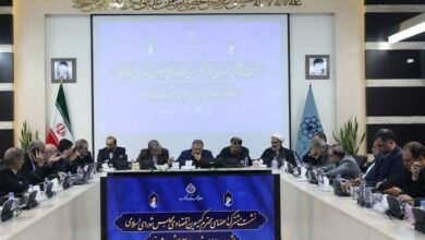 دولت بدهی به مشهد را پرداخت کند