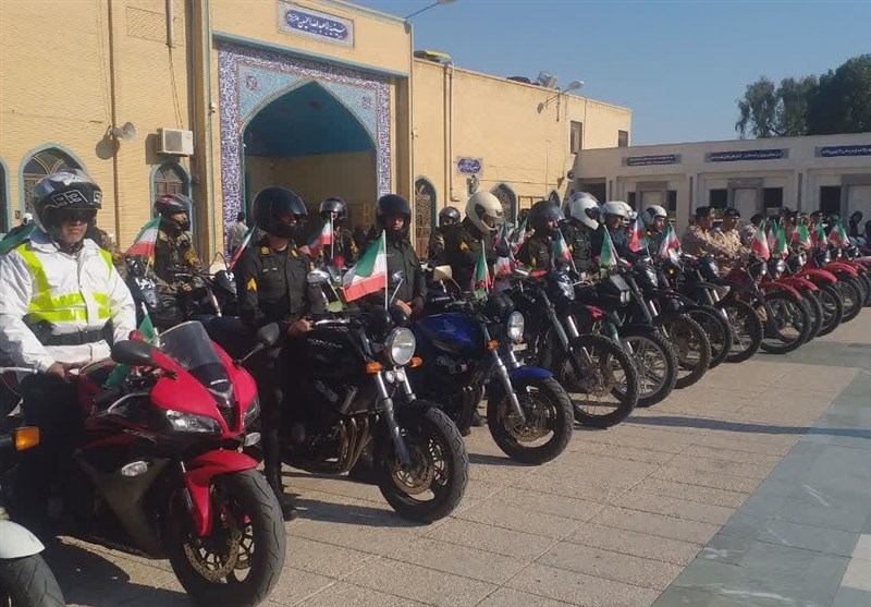 رژه موتورسیکلتها و بوق کشتیها در بندر بوشهر