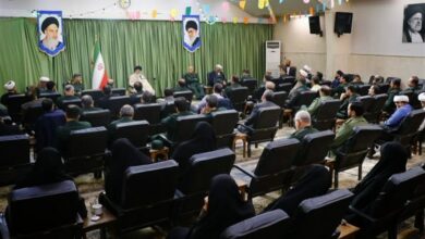 ریشه تمام مشکلات زندگی انسان تصمیمات اشتباه اوست