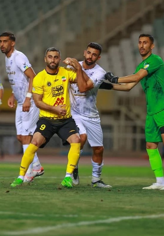 سوءرفتار تماشاگران یزدی/ چادرملو میزبان خوبی نبود