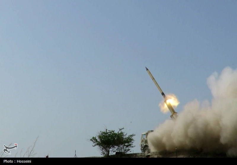 شلیک موشکهای هوشمند با پهپادهای نوین در رزمایش سپاه +تصاویر