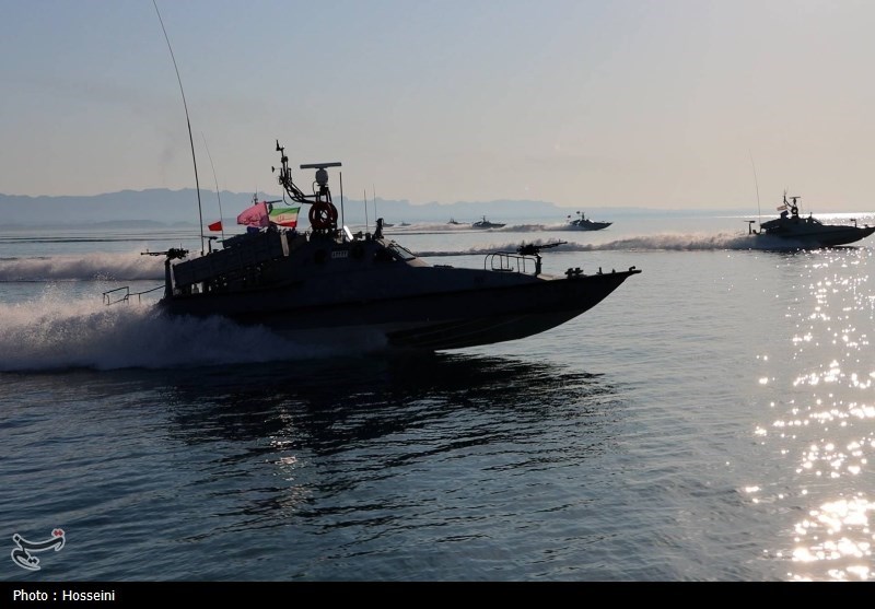 شلیک موشکهای هوشمند با پهپادهای نوین در رزمایش سپاه +تصاویر