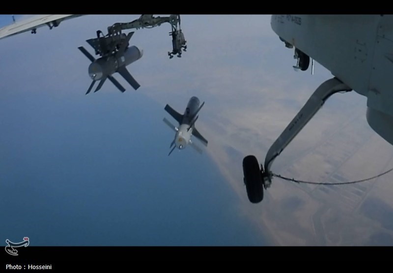 شلیک موشکهای هوشمند با پهپادهای نوین در رزمایش سپاه +تصاویر