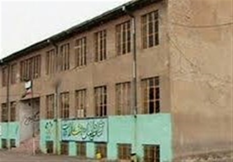 مدارس ابتدایی نوبت صبح 11 شهرستان استان کرمانشاه تعطیل شد