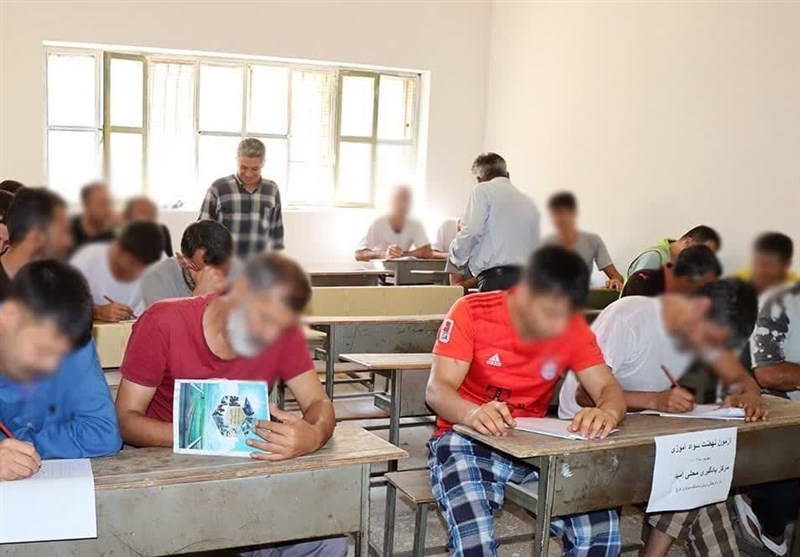 مهارتآموزی و اشتغالزایی برای زندانیان در قم