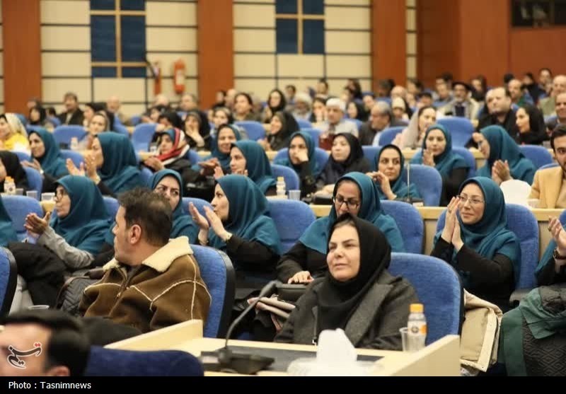 هنرمندان فاصلههای اجتماعی را با ابزار هنر کاهش دهند+ تصویر