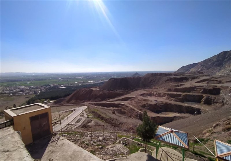 کوههای تاریخی شهرری قربانی کارخانه سیمان میشوند