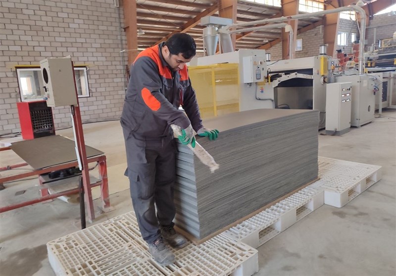 گزارش| چالش شهرک صنعتی صومعهسرا با جاده ناهموار تولید