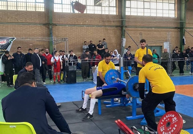 100 پرسکار پرورش اندام در کرج با هم رقابت کردند+عکس