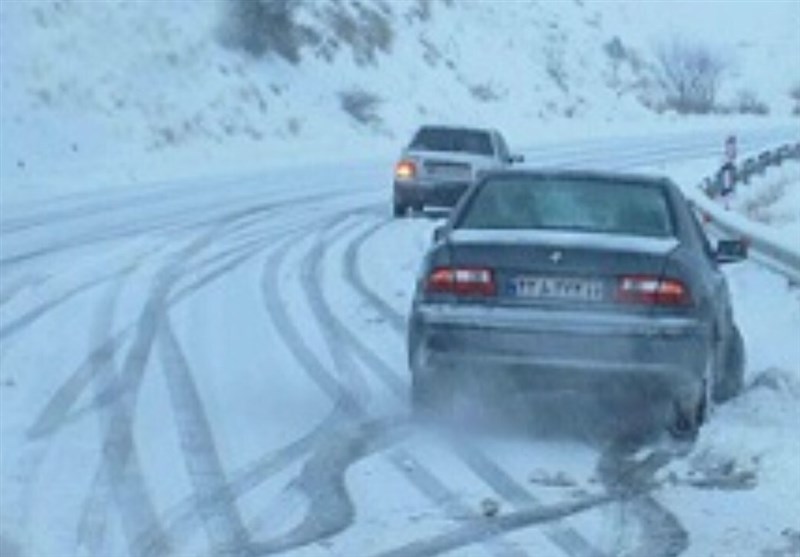 آخرین وضعیت راههای مرکزی/ محور بوئین زهرا ساوه مسدود شد