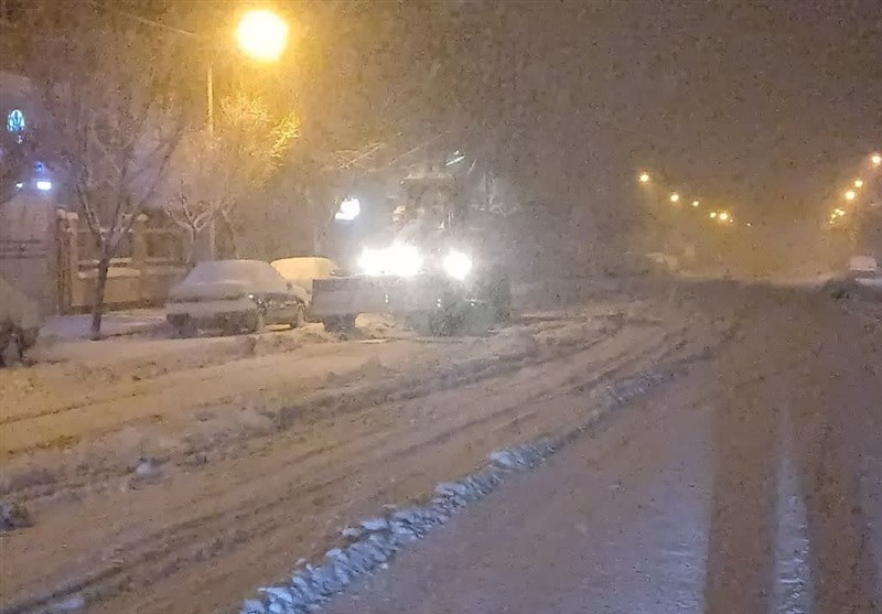 آمادهباش شهرداری اراک همزمان با بارش برف + عکس