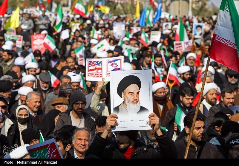 از نیجریه تا فرانسه؛ همه در یک صف کنار انقلاب + فیلم