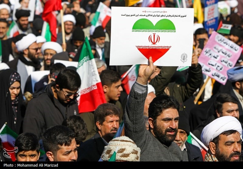 از نیجریه تا فرانسه؛ همه در یک صف کنار انقلاب + فیلم