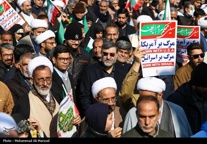 از نیجریه تا فرانسه؛ همه در یک صف کنار انقلاب + فیلم