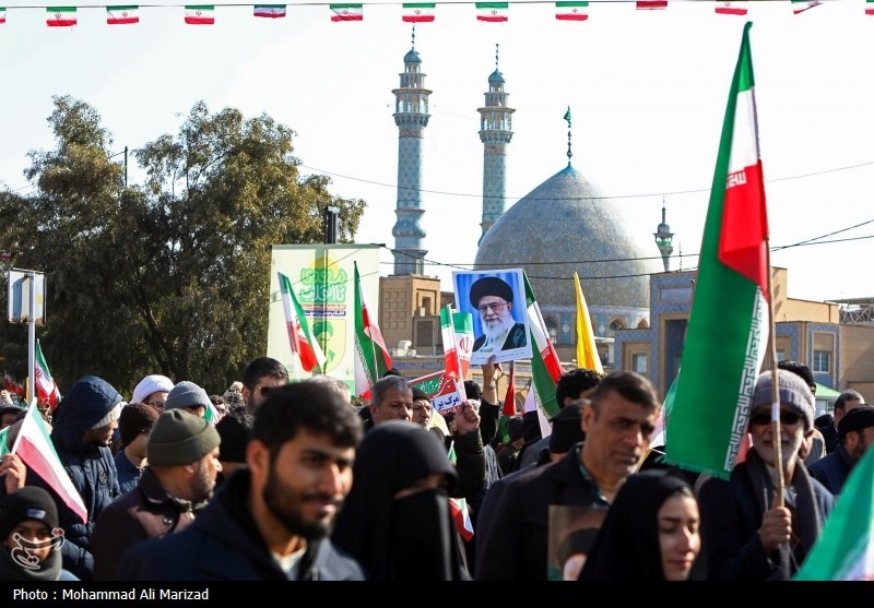 از نیجریه تا فرانسه؛ همه در یک صف کنار انقلاب + فیلم